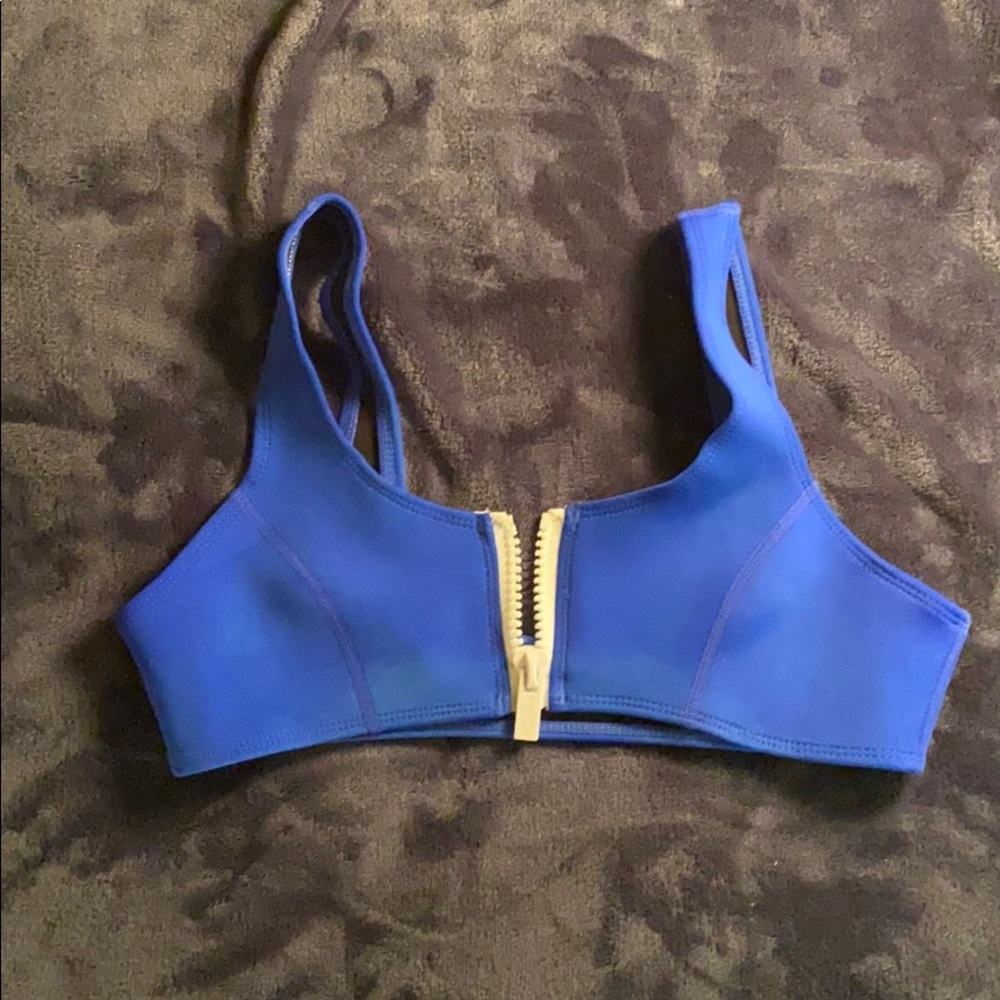 Hoaka swimwear bikini top